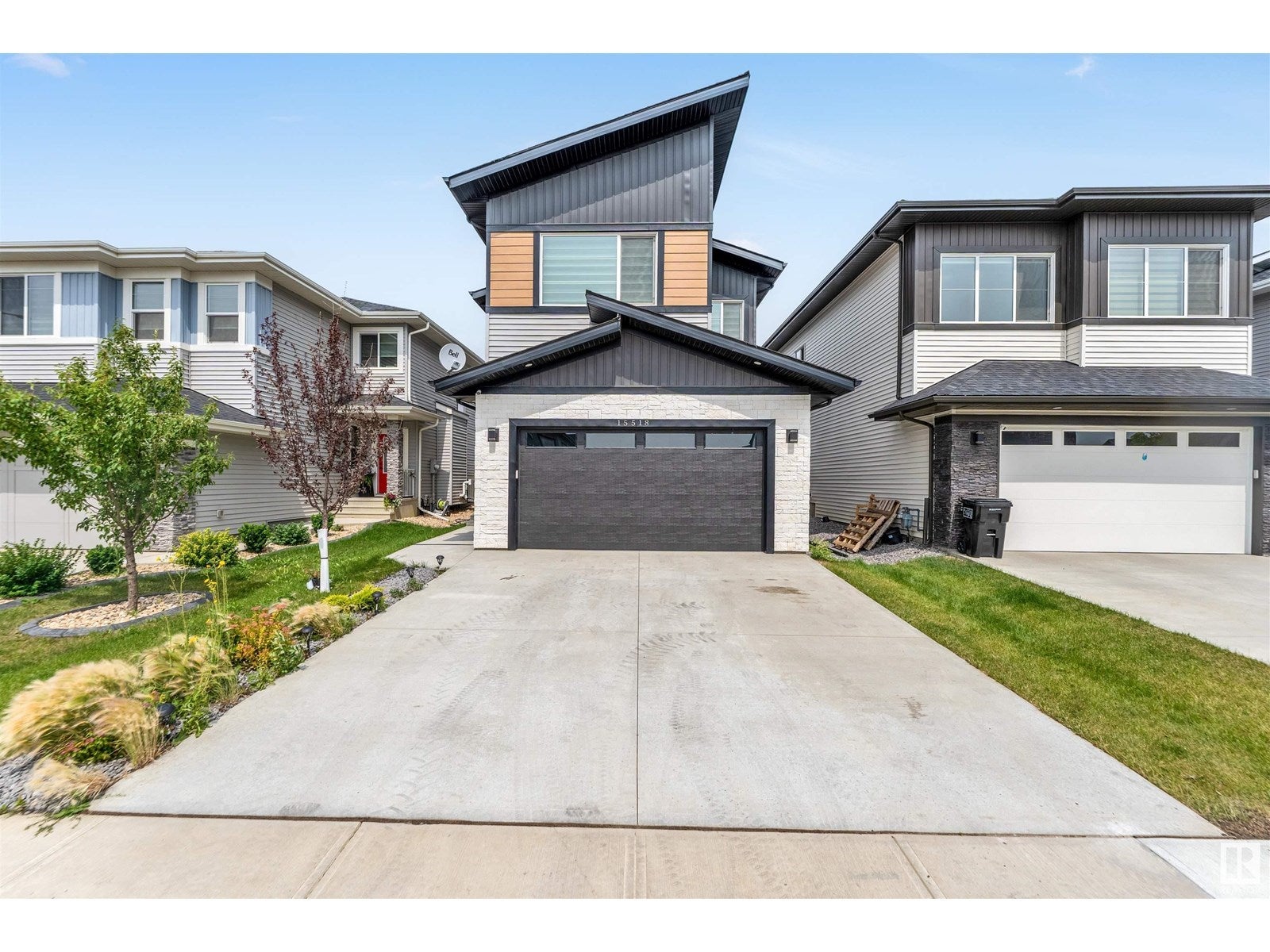 15518 13a Av Sw, Edmonton
