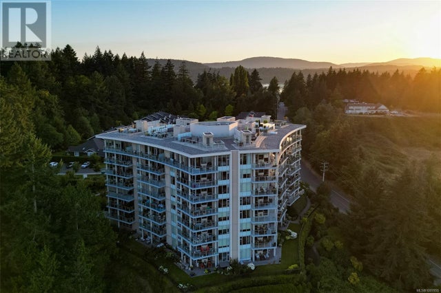 202 5388 Hill Rise Terr, Saanich