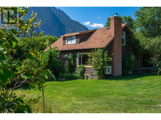 36 14th Avenue, Lillooet