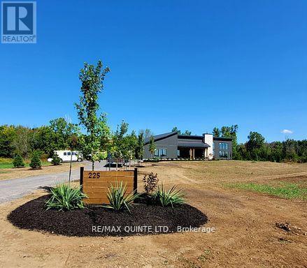 225 Mitchells Crossroad, Prince Edward County (north Marysburg Ward)