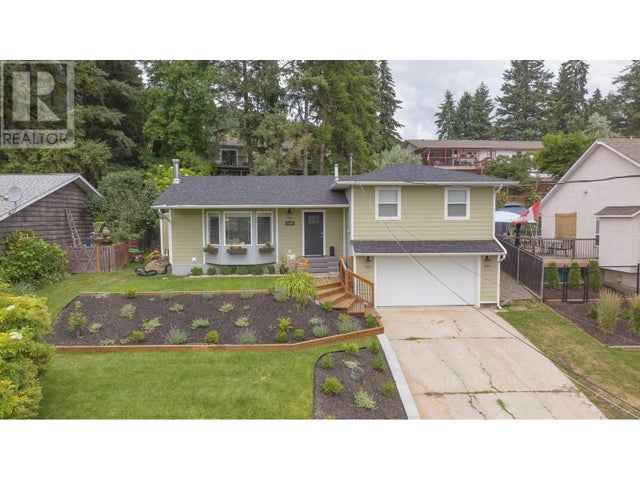 1890 Grandview Avenue, Lumby