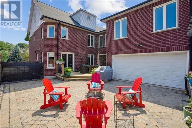 105 River Glen Boulevard, Oakville