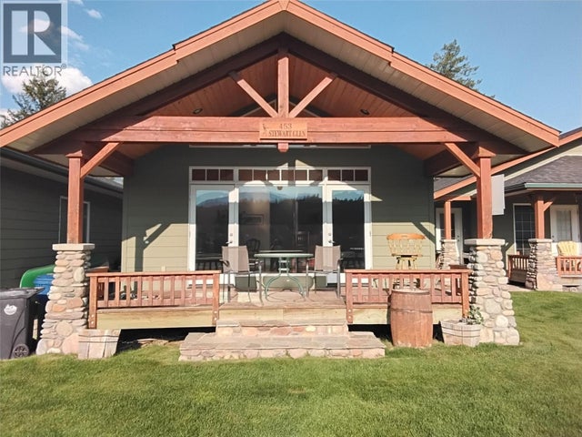 453 13th Avenue, Invermere