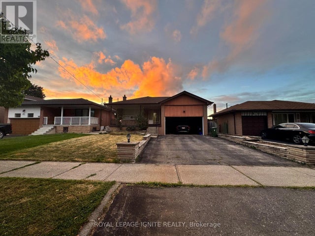 329 Jeffcoat Drive, Toronto (west Humber-Clairville)