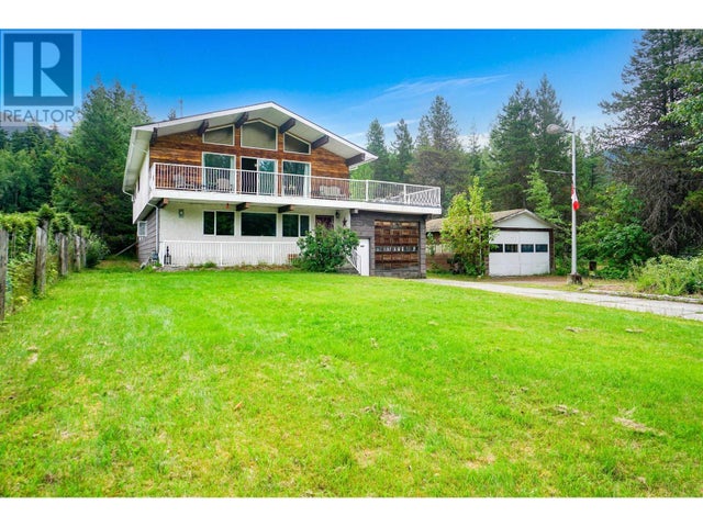 2410 Kreston Street, Terrace