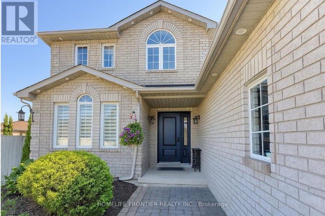 41 White Elm Road, Barrie (holly)