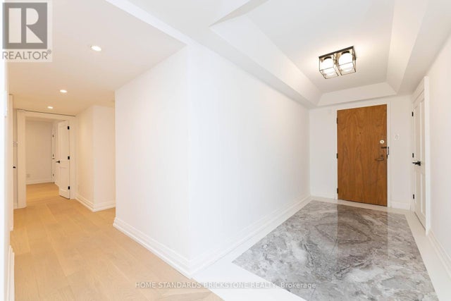 805 - 61 St Clair Avenue W, Toronto (yonge-St. Clair)