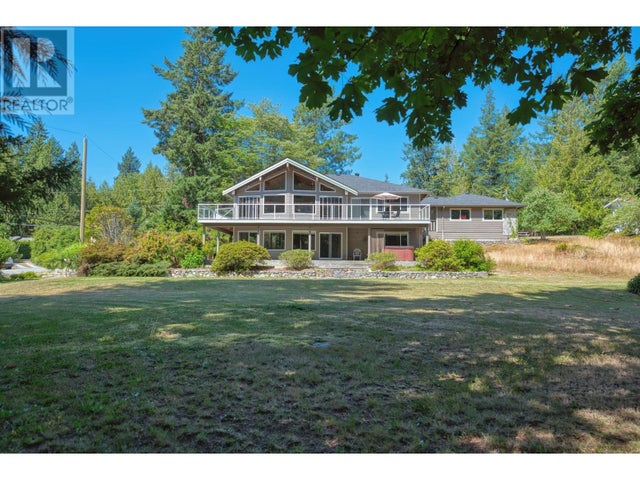 12800-12810 Mainsail Road, Madeira Park