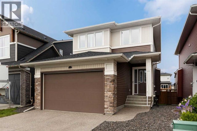 100 Emberside Glen, Cochrane
