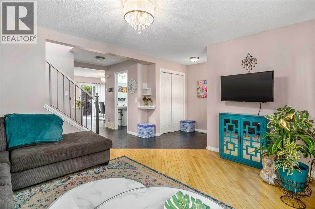 96 Everridge Way Sw, Calgary
