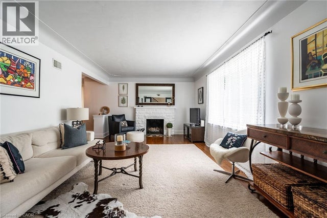 60 Inverness Avenue W, Hamilton