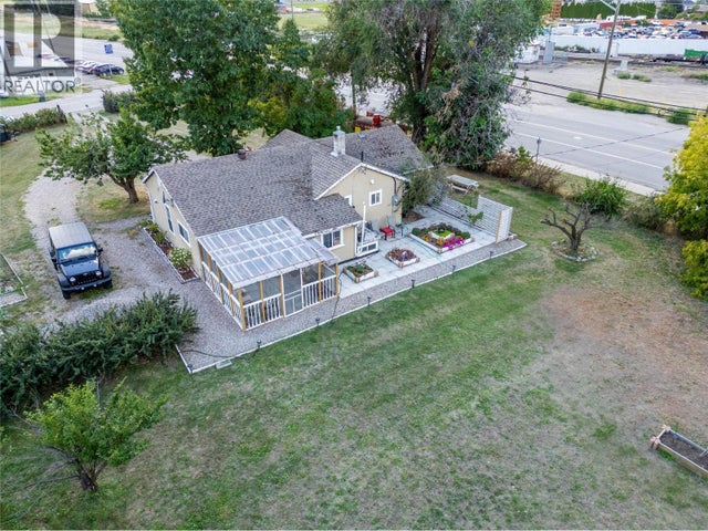 213 Bell Street, Chase