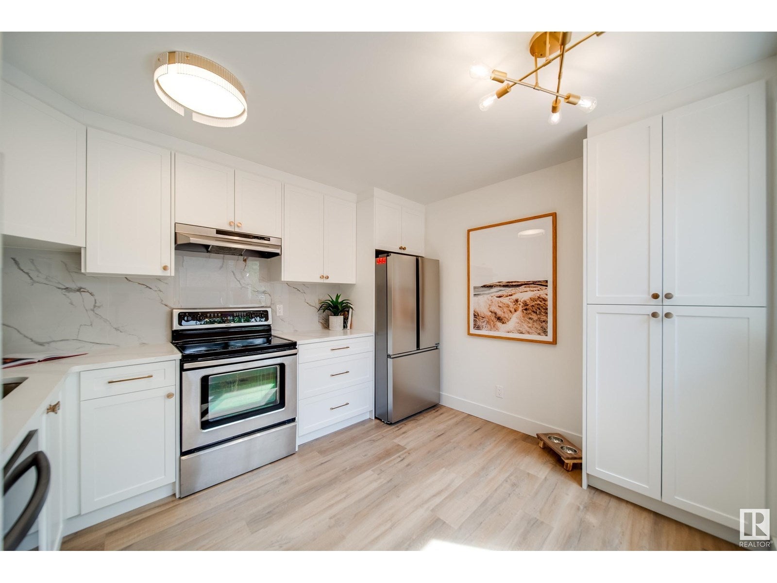 6098 Mill Woods S Nw, Edmonton