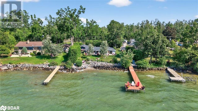 7 Lakeshore Road E, Oro Station