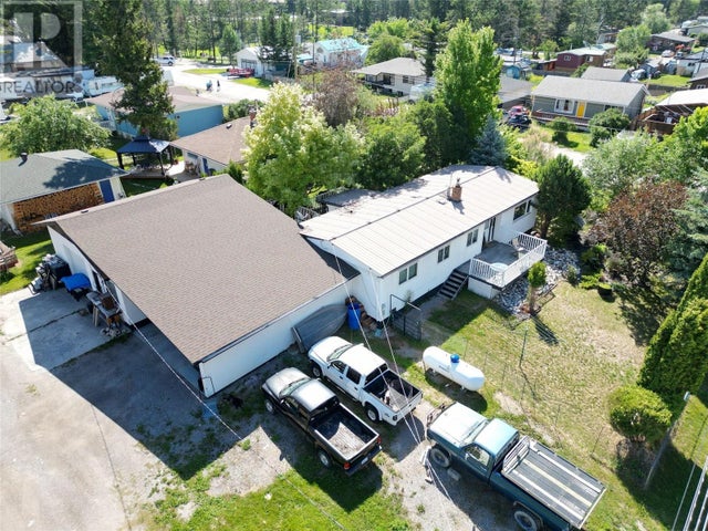 7516 Columbia Avenue, Radium Hot Springs