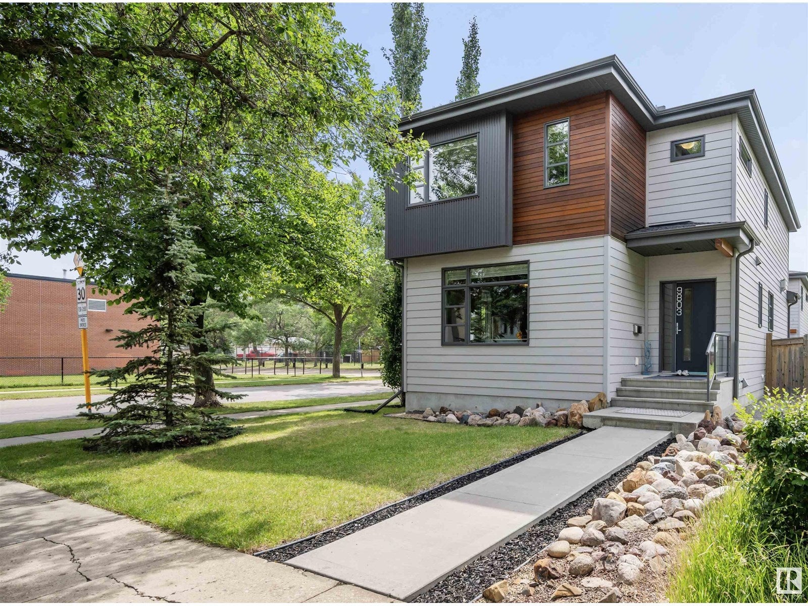 9803 74 Av Nw, Edmonton