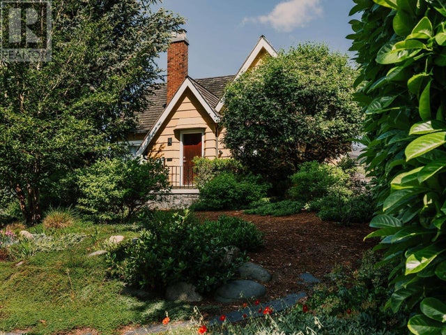 1833 Edinburgh Street, New Westminster