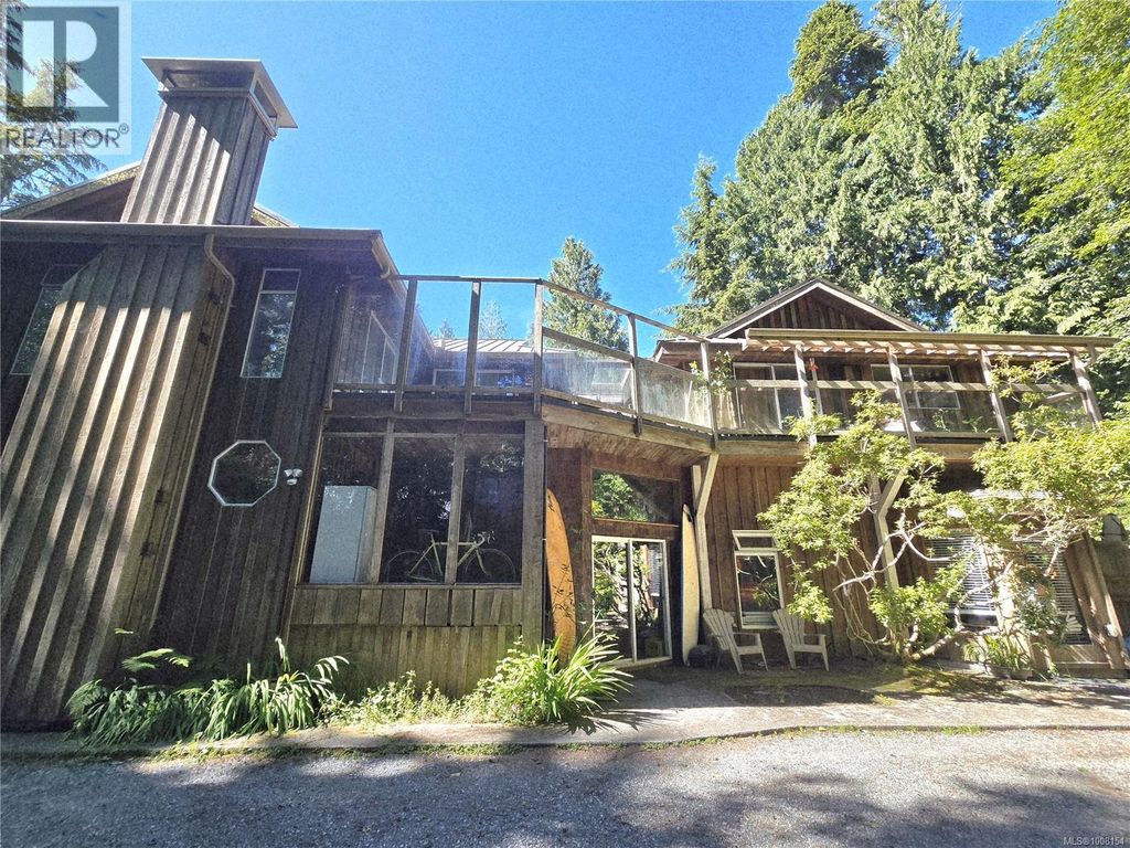 1294 Lynn Rd, Tofino
