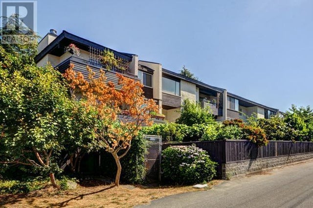 106 1420 E 8th Avenue, Vancouver