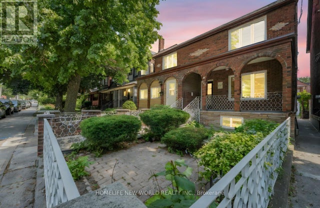 137 Gladstone Avenue, Toronto (little Portugal)