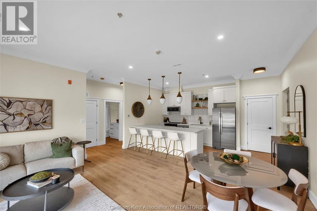 364 Grand Avenue East Unit# 401, Chatham