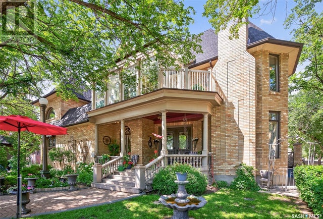 220 Hall Street W, Moose Jaw