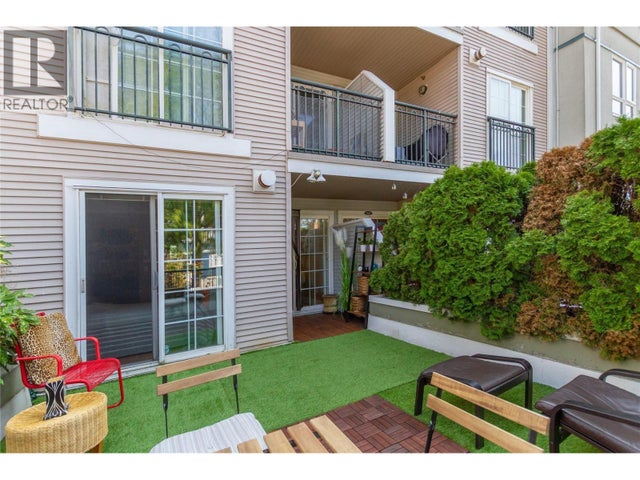 210 1989 Dunbar Street, Vancouver