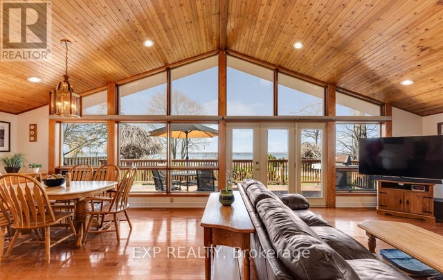 229 Lake Drive N, Georgina (historic Lakeshore Communities)