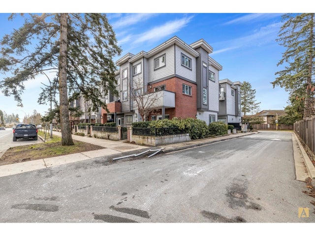 10 7247 140 Street, Surrey