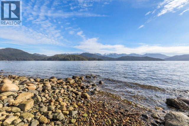 724 The Grove Road, Gambier Island