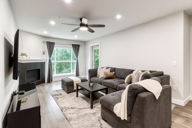 410 15895 84 Avenue, Surrey