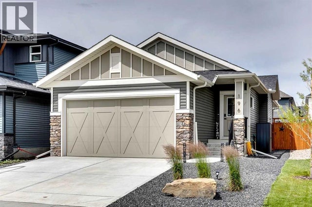 196 Emberside Hollow, Cochrane