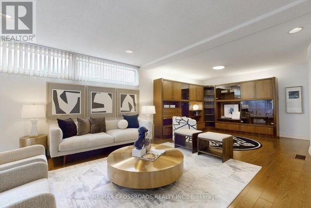 8 Orchid Court, Toronto (st. Andrew-Windfields)