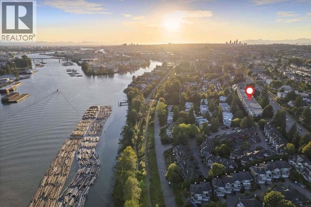 202 2250 Se Marine Drive, Vancouver