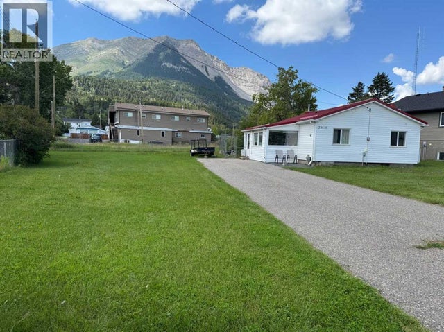 22610 10 Avenue, Hillcrest