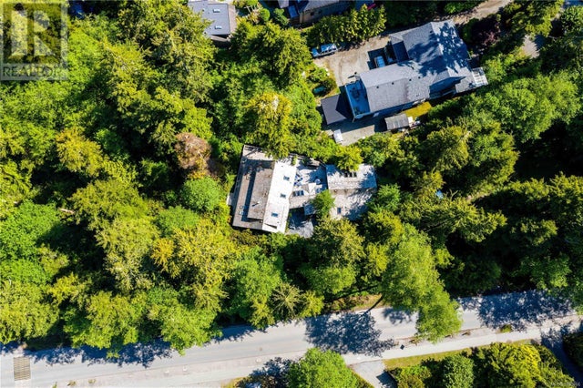 1180 Lynn Rd, Tofino