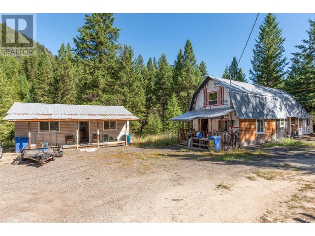 60 Smoker Road, Carmi