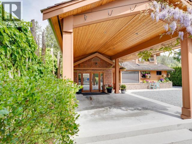 5366 Manson Ave, Powell River