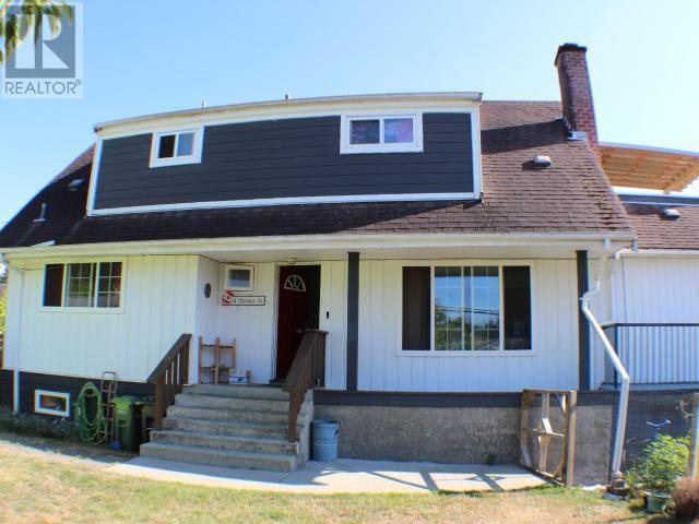 7164 Barnet Street, Powell River