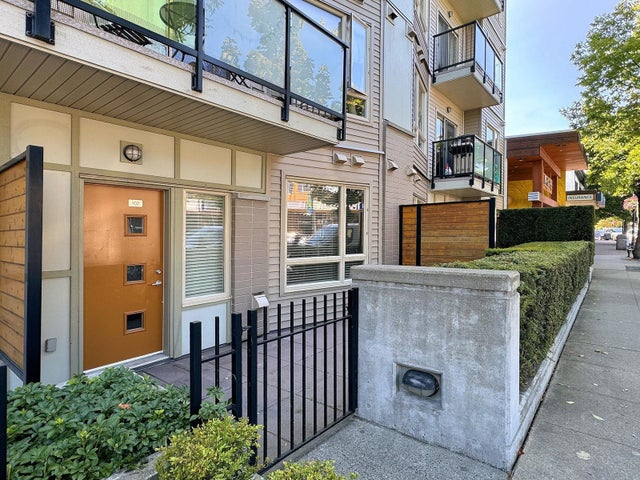 102 20460 Douglas Crescent, Langley