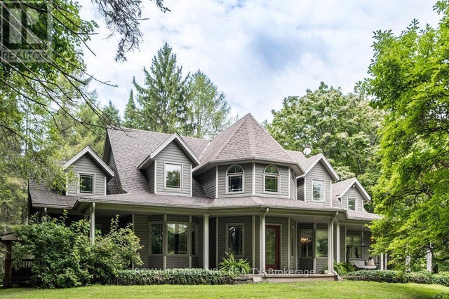 1110 Centre Street, Pelham (fenwick)