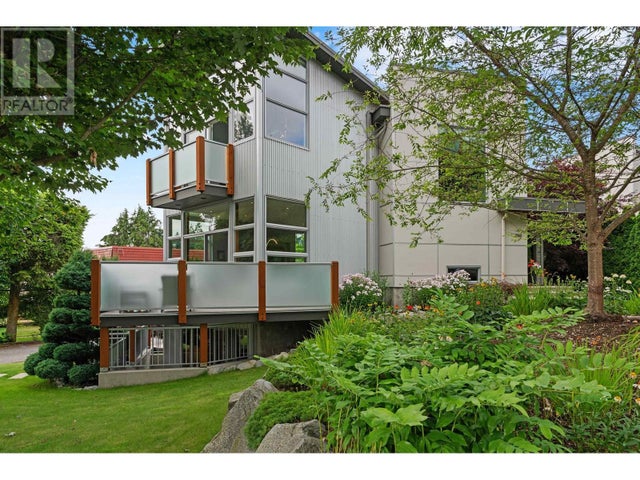 2005 Larson Road, North Vancouver