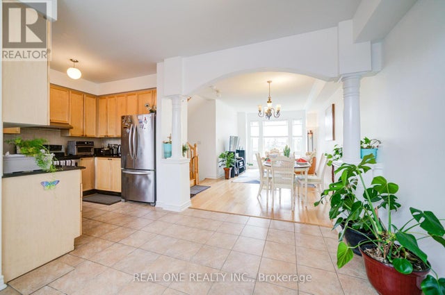 87 Zokol Drive, Aurora