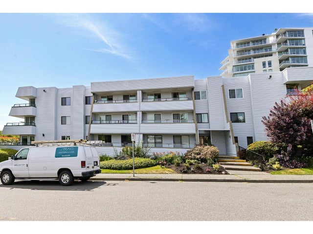 303 1341 George, Street, White Rock