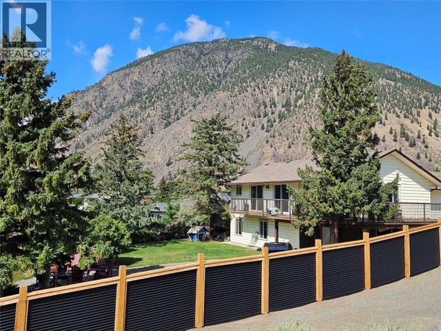 429 3rd Avenue, Keremeos