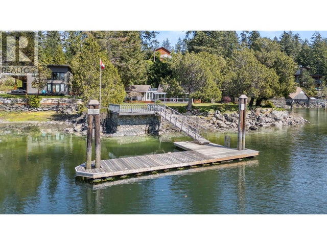 5400 Sans Souci Road, Halfmoon Bay