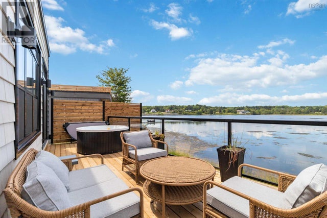 12 693 Masons Beach Road, First South