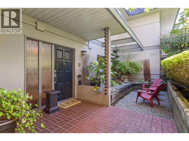 24 2214 Folkestone Way, West Vancouver