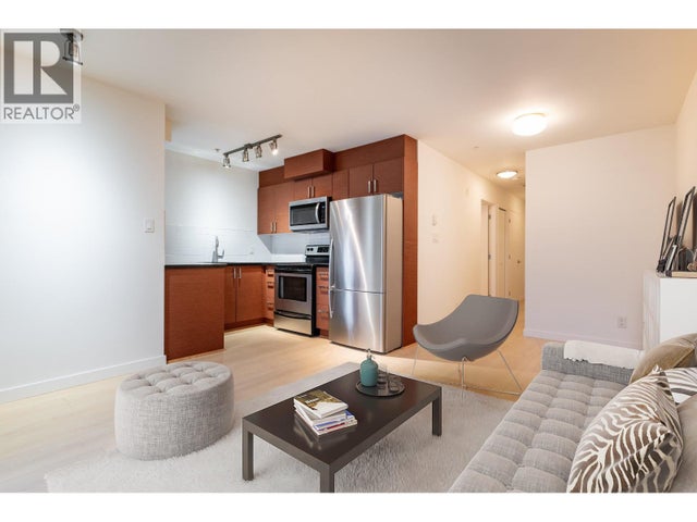 102 930 W 16th Avenue, Vancouver