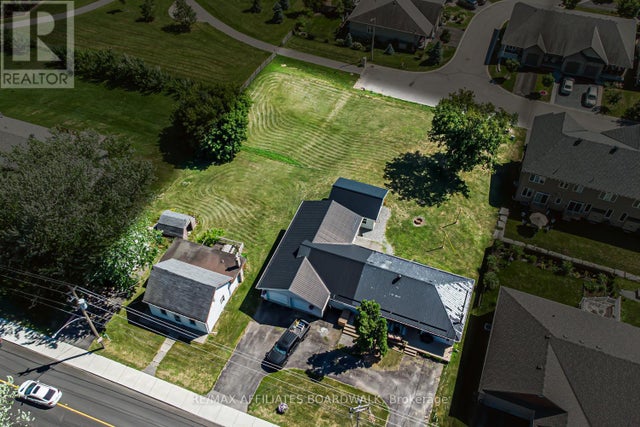 303-307 Donald B Munro Drive, Ottawa